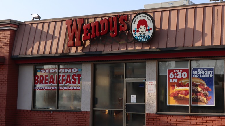 old Wendy's with breakfast signs